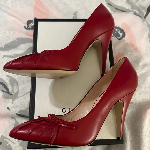 Gucci Nappa Charlotte Bow High Heel Pumps